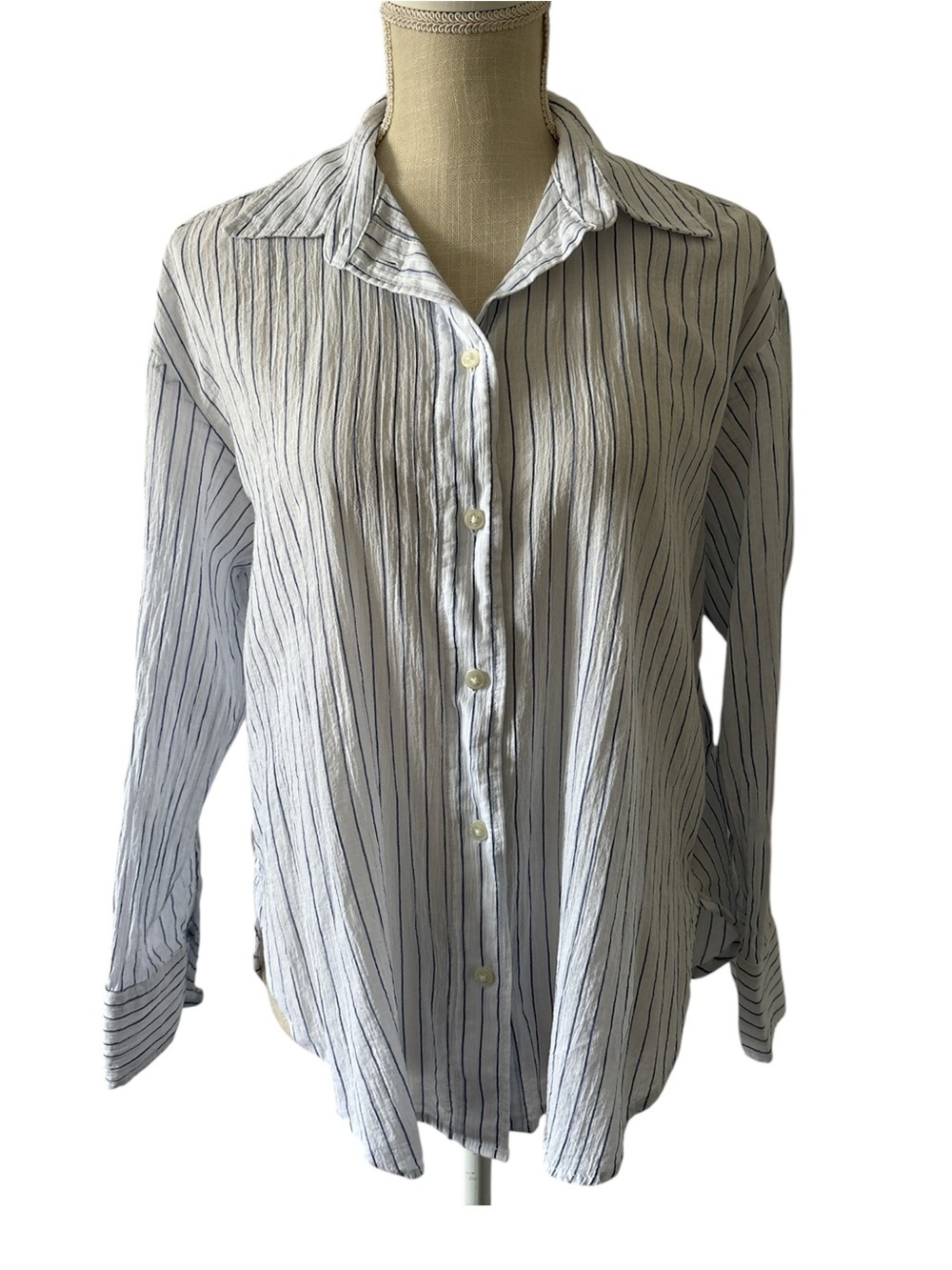 H&M White Shirt with Navy Blue Pinstripes Sz/S